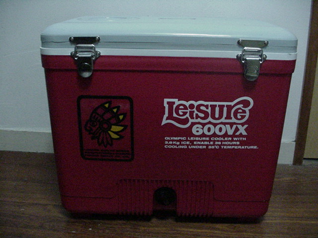 送料代引き無料込々価格！オールド★新品オリムピック/クーラーボックスLeisure/VX600/赤